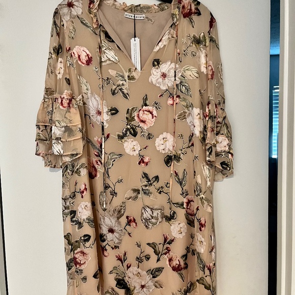 NWT Alice + Olivia Julius Split- Neck Dress- Size M - Picture 1 of 7